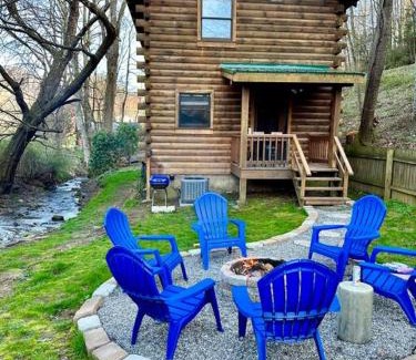 Waynesville Casa | Clover Creek Cabin