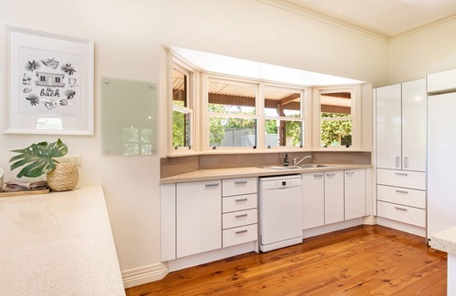 Somerville Casa | Clover Estate with Tennis Court
