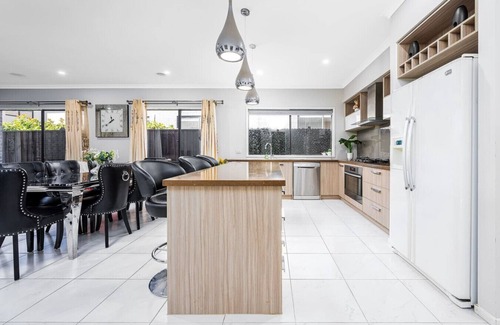 Chirnside Park Casa | Cloverlea Spacious 4BR Yarra Valley Getaway