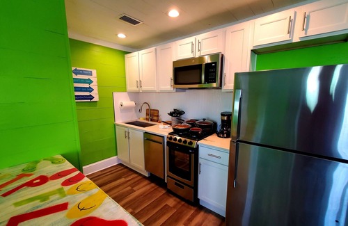 Mexico Beach Casa | Clown Fish Cottage - Pet Friendly with King Bed