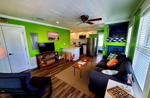 Mexico Beach Casa | Clown Fish Cottage - Pet Friendly with King Bed