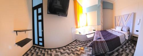 El Tambo Hotel | CLUB 33 FIT Hotel Gym