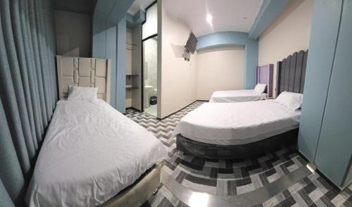 El Tambo Hotel | CLUB 33 FIT Hotel Gym