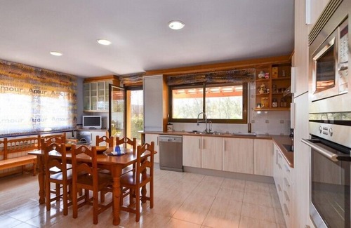 Can Carbonell Villa | Club Villamar - Bonita casa, decorada al estilo español con piscina privada y un gran jardin con ...