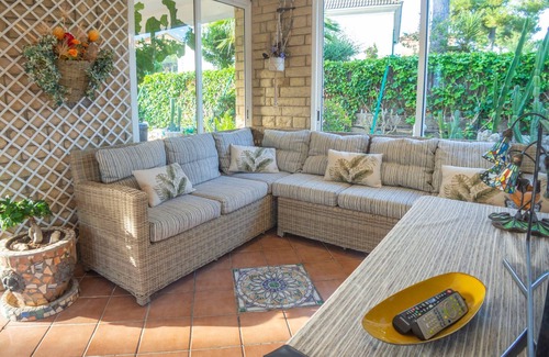 Cunit Villa | Club Villamar - Preciosa casa con piscina privada y bonito bien cuidado el jardin para disfrutar ...
