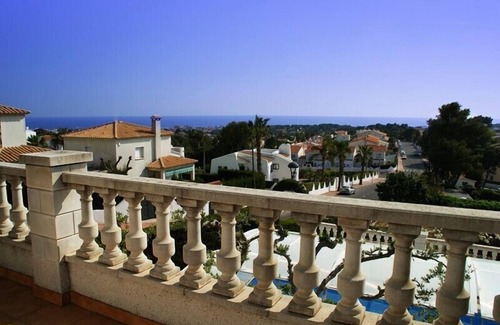 Cunit Villa | Club Villamar - Acogedora villa con piscina privada cubierta, situada en una urbanizacion tranqui...