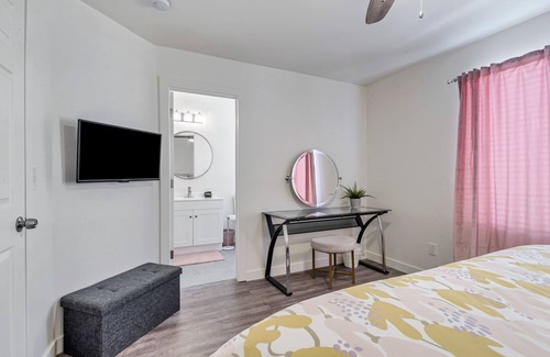 Salt Lake City Casa | Cluster of 3 townhomes with 3 hot tubs. 9 bedrooms, 6 bathrooms, sleeps 18