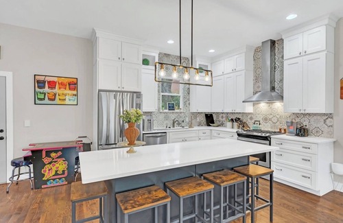 Shelby Hills Casa | CMA Fest The BlueBelle E Nash Songwriter Stay 3Bed 3Bath HotTub Yard 30+day