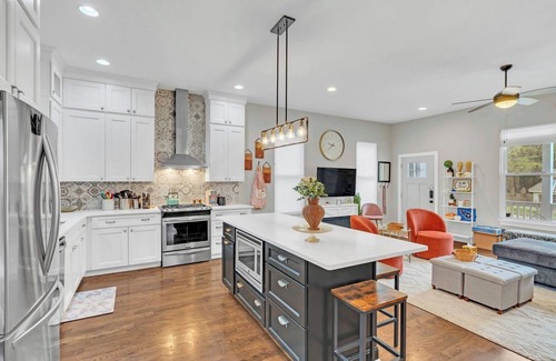 Shelby Hills Casa | CMA Fest The BlueBelle E Nash Songwriter Stay 3Bed 3Bath HotTub Yard 30+day
