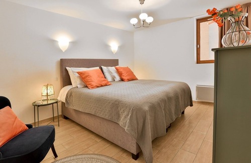 Les Eyzies Cabina | Cozy gite with its own garden in the center of the Dordogne