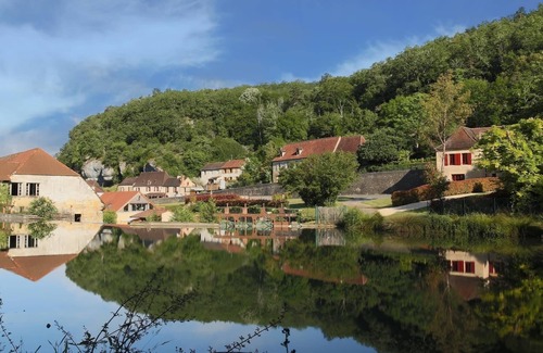 Les Eyzies Cabina | Cozy gite with its own garden in the center of the Dordogne
