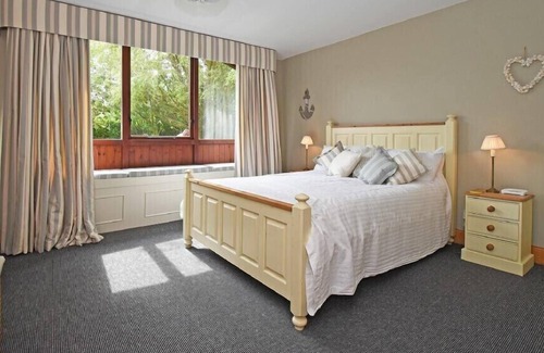 Berwick-upon-Tweed Cabaña | COACH HOUSE (BEAL), pet friendly, country holiday cottage in Beal