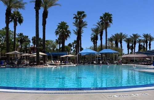 Palm Desert Apartamento | Coachella Perfect! Cozy studio in enchanting Palm Desert with fitness room, AC.