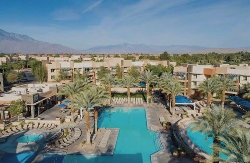 Palm Desert Apartamento | Coachella Perfect! Cozy studio in enchanting Palm Desert with fitness room, AC.