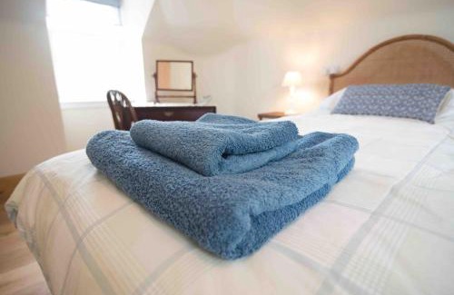 Port Appin Casa | Coachmans Bothy - 50m from the beach