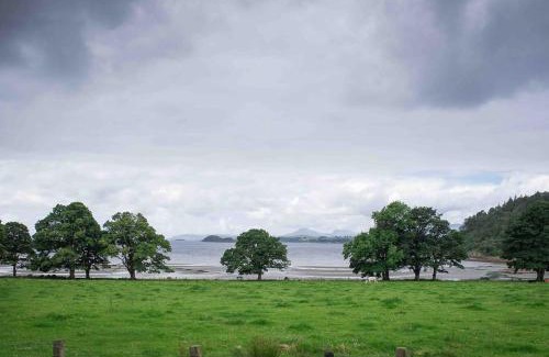 Port Appin Casa | Coachmans Bothy - 50m from the beach