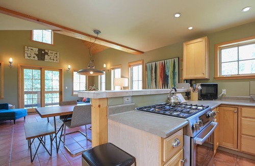 Crested Butte Casa | ¡Retiro en la ciudad de Coal Creek! 3BR / 3 BA completos - SLPS 8+ - ¡2 cuadras a Elk Ave!