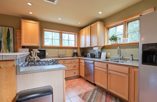 Crested Butte Casa | ¡Retiro en la ciudad de Coal Creek! 3BR / 3 BA completos - SLPS 8+ - ¡2 cuadras a Elk Ave!