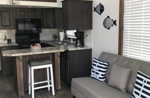 Rockport Cabina | Coast Oak -Heautiful New Tiny Cottage - Escapada familiar perfecta