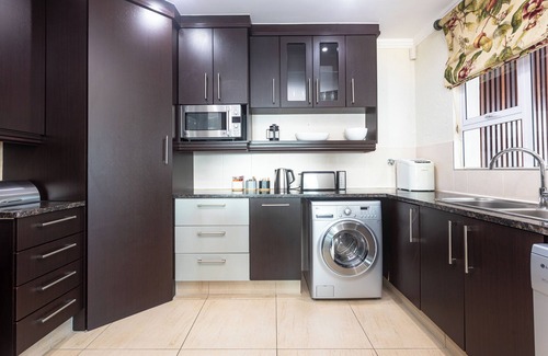Ballito Apartamento | Coastal 4-Bed, Eco Estate, 180º Sea Views