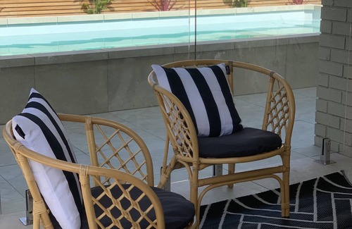 Barwon Heads Casa | Coastal Beach Haven Barwon Heads ~ *Salt Water Pool, Fire pit & Games room