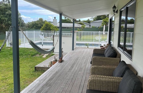 Ruakaka Casa | Coastal Bliss: 3-Bedroom Beachside Escape with Pool, Just 3 Minutes to the Sand!
