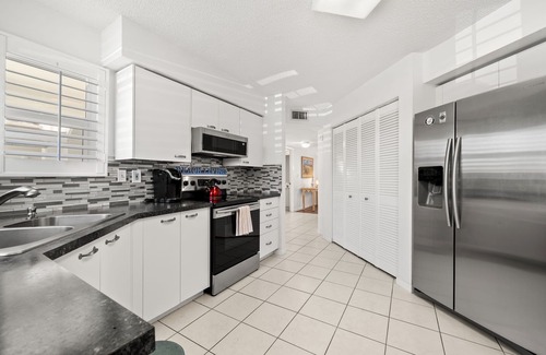 Isla del Sol Condominio | Coastal Bliss and Endless Sunshine