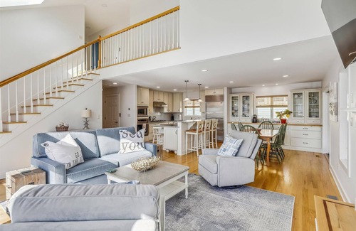 South Bethany Casa | Coastal Bliss Nestled in Bethany Beach: Oceanside, Elevator, Sleeps 16