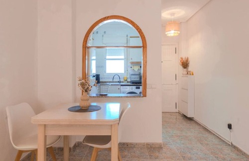 Els Arenals del Sol Apartamento | Coastal Comfort with Pool & Parking