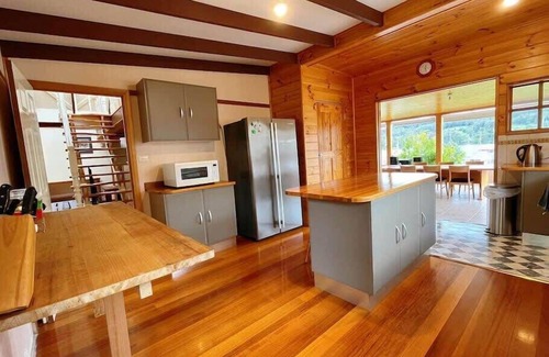 Kettering Casa | Coastal Cabin next to Bruny Island Ferry