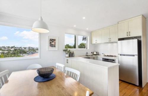 Castor Bay Casa | Coastal Calm is near to the Beach with BBQ