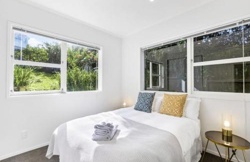 Castor Bay Casa | Coastal Calm is near to the Beach with BBQ