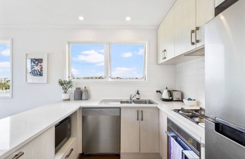 Castor Bay Casa | Coastal Calm is near to the Beach with BBQ