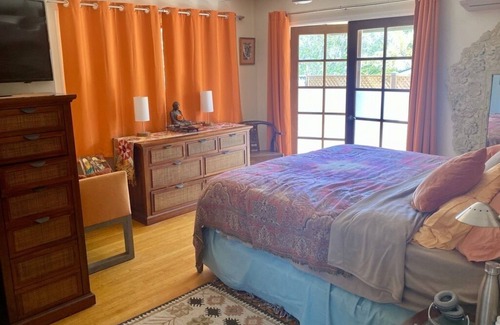 The Mesa Casa | Coastal Charm and Convenience:2-Bedroom Santa Barbara Home in Sight of Ocean
