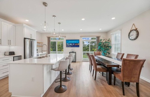 Sun Ridge Casa | Coastal Charm at Bayside, Golf Cart Access, Pools