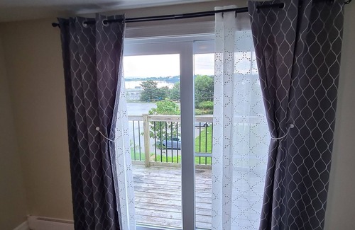 Yarmouth Apartamento | Coastal Charm by the Bay: 4 Bedroom Apartment next to Yarmouth CAT Ferry