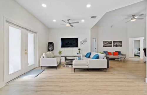 St. Petersburg - Clearwater Casa | Coastal Charm House near St. Pete Downtown