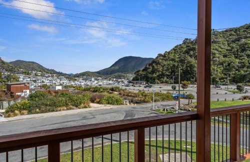 Picton Casa | Coastal Charm - Picton Holiday Home