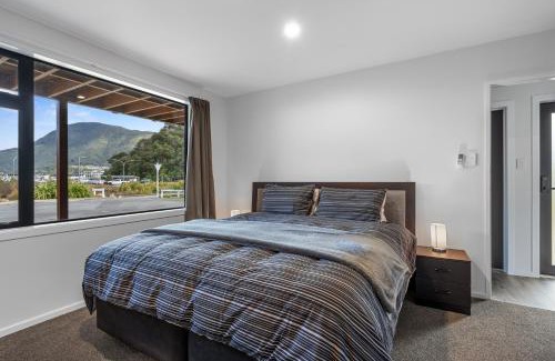 Picton Casa | Coastal Charm - Picton Holiday Home