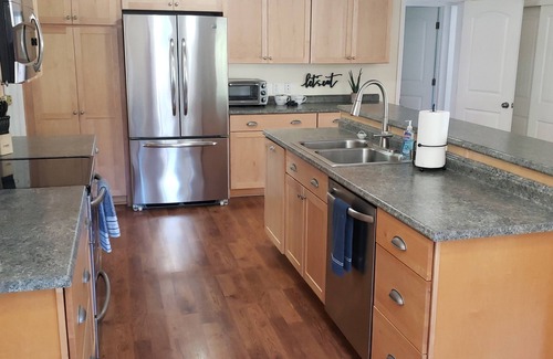 Gold Beach Casa | Coastal Charm: SW Oregon home on quiet 2+ acres, 5min. to the beach!