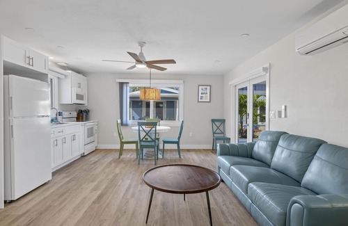 Sanibel Casa | Recién renovado cabaña costera elegante minutos a la playa!