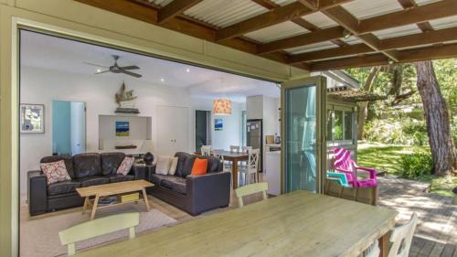 Pearl Beach Casa | Coastal Chic Holiday Cottage