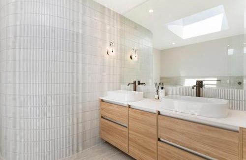 Mairangi Bay Casa | Coastal Chic - Luxury at the Beach