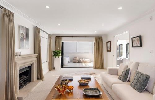 Mairangi Bay Casa | Coastal Chic - Luxury at the Beach