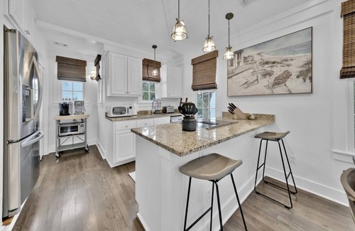 Sunnyside Cabaña | Coastal Comfort 2 BR Cottage Private Pool