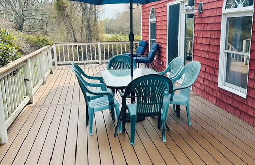 Portsmouth Casa | Coastal Comfort on Prudence Island