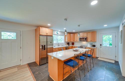 Rehoboth Beach Apartamento | Coastal Comfort Rehoboth Beach Getaway with Porch!