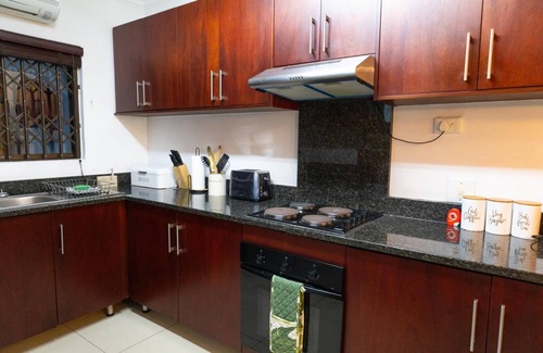 Ballito Apartamento | Coastal Comfort | Terrace | Pool | Garden Views