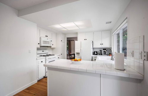 Hidden Valley Casa | Coastal Comfort w/ Pool,Pet Friendly,30+ Day Stays