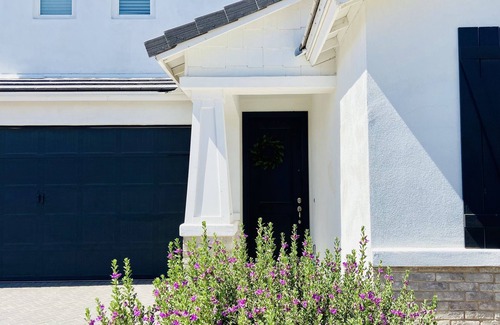 Pecan Creek South Casa | Coastal contemporary modern home 5mins from Schnepf farms